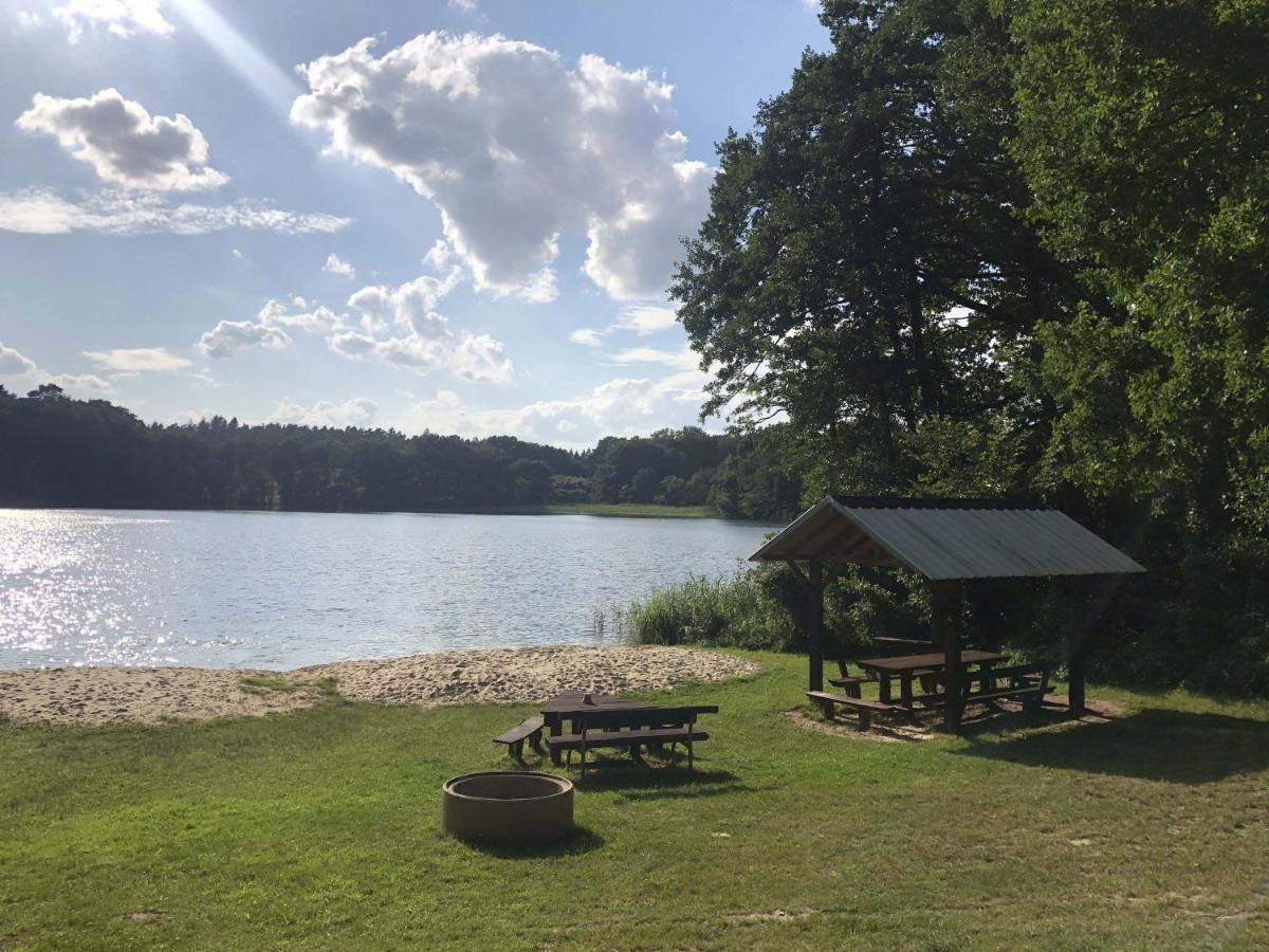 Bungalows Am Waldessaum Bei Hohenzieritz מראה חיצוני תמונה